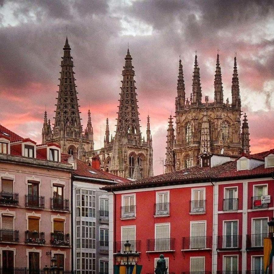 Atuaire Home Vivienda En Perfecta Ubicacion Al Lado De La Catedral De Burgo 외부 사진